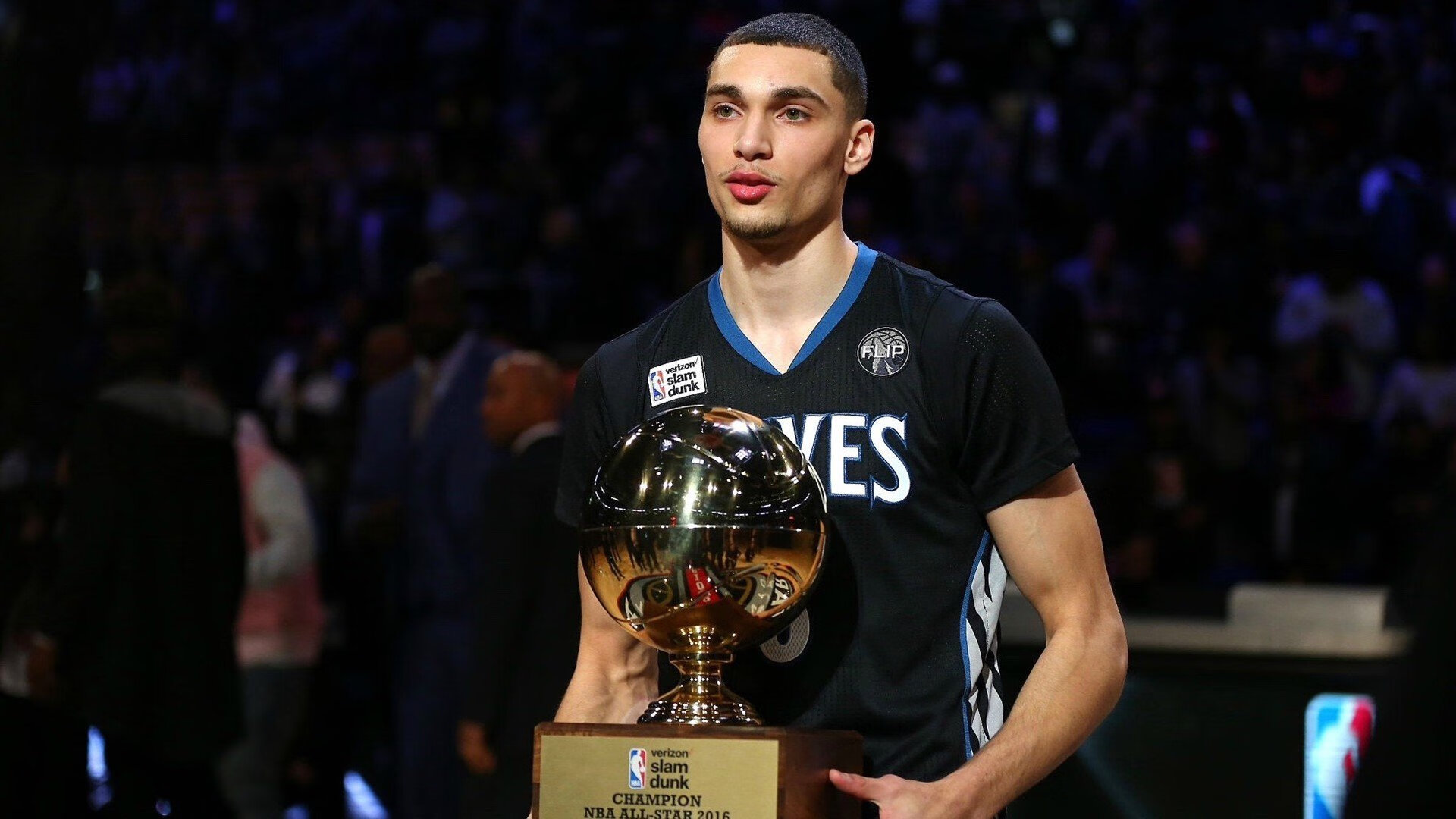 爱游戏(ayx)中国体育国际-波士顿凯尔特人季后赛大胜辽宁男篮，斯瓦泰克砍下10记关键球，全场沸腾  第2张