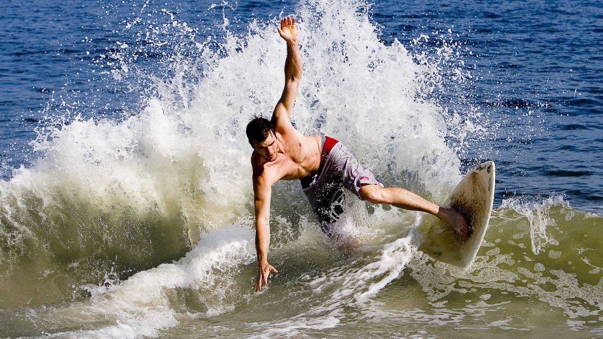 爱游戏体育注册-纳达尔在公牛比赛中关键助攻，赛事规则更新引发热议！